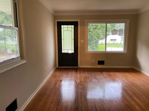 1403 Galtier ST, Saint Paul, MN 55117