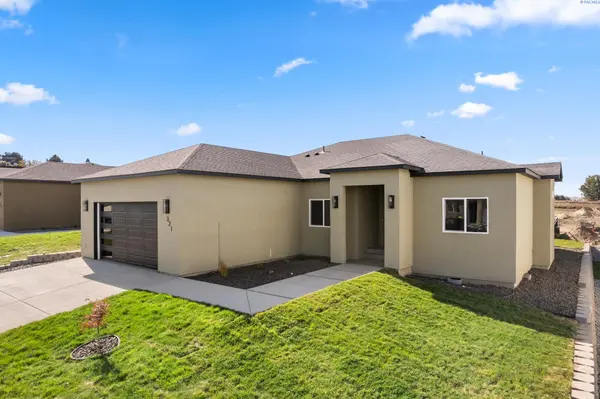321 Hogan St, Sunnyside, WA 98944
