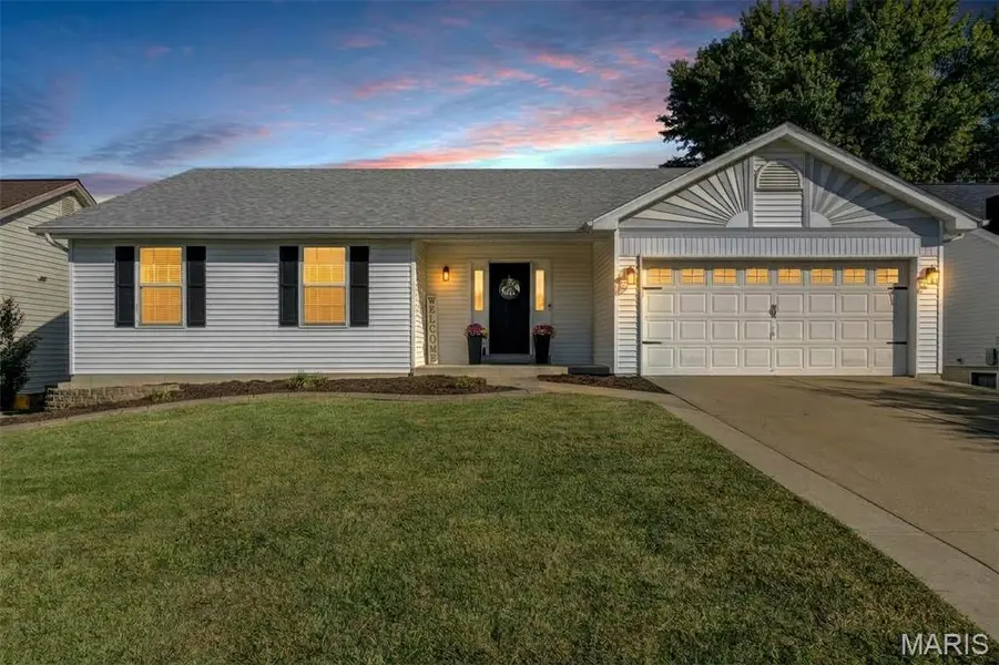 415 Lantana LN, St Peters, MO 63376