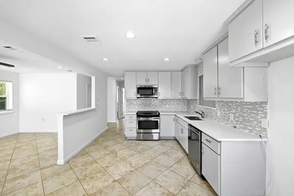 407 Magnolia ST, Bastrop, TX 78602