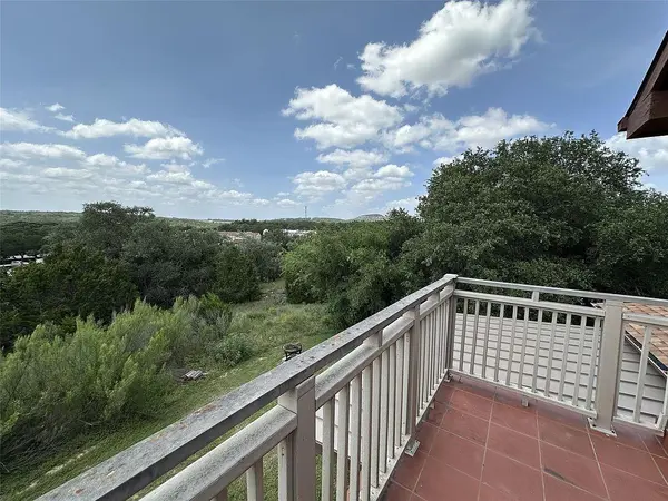 134 Clearwater CT #8, Canyon Lake, TX 78133