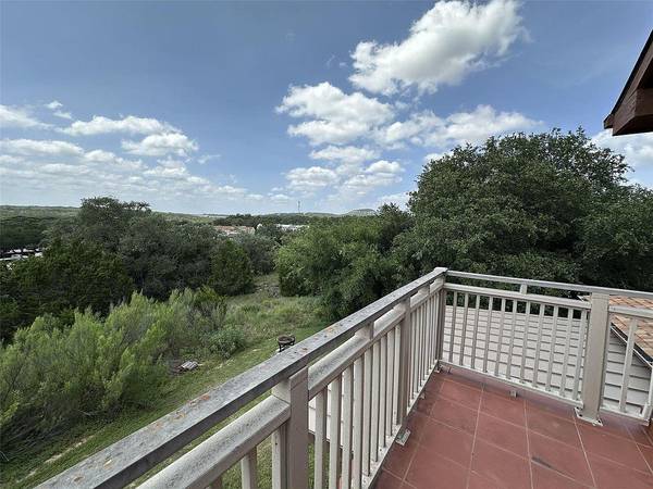 134 Clearwater CT #8, Canyon Lake, TX 78133