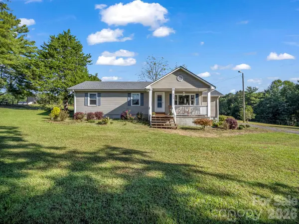 923 Green Creek DR, Columbus, NC 28722