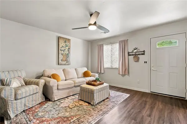 440 N Pine ST, Olathe, KS 66061