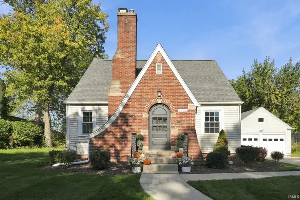 3423 Kirkwood DR, Fort Wayne, IN 46805-1521