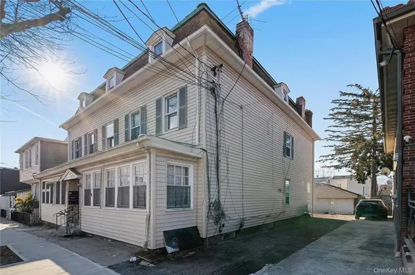 1524 124th ST, College Point, NY 11356