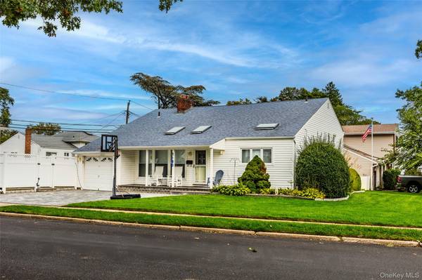 1103 Laux PL, Bellmore, NY 11710