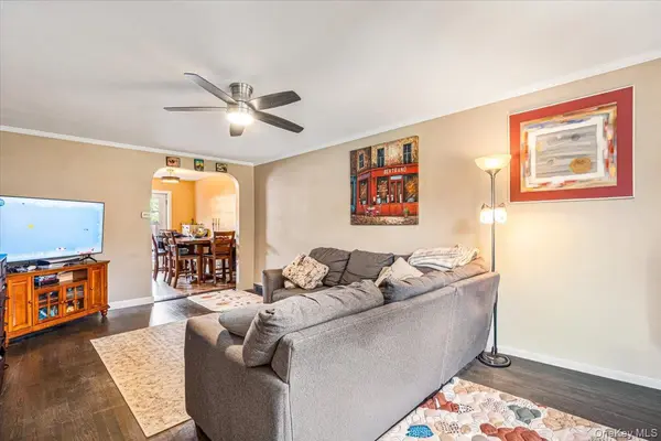 159-11 Powells Cove BLVD, Beechhurst, NY 11357