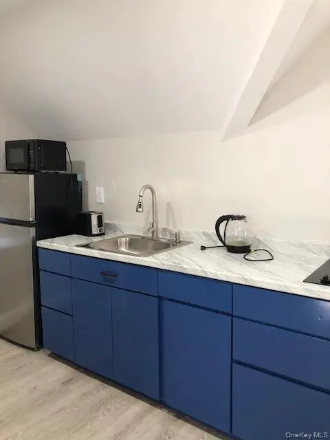 7516 180th ST, Fresh Meadows, NY 11366