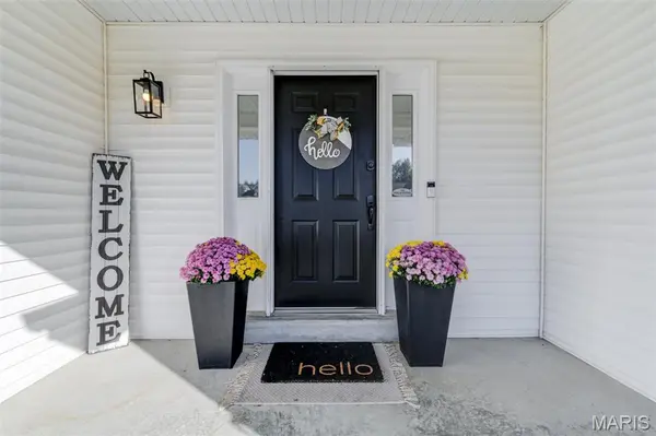 415 Lantana LN, St Peters, MO 63376