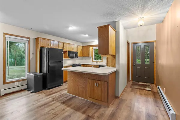 8008 Mount Curve BLVD, Brooklyn Park, MN 55445