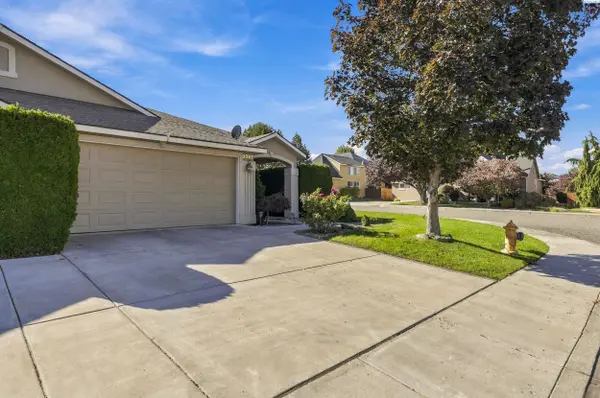 3597 Waterford St, Richland, WA 99352