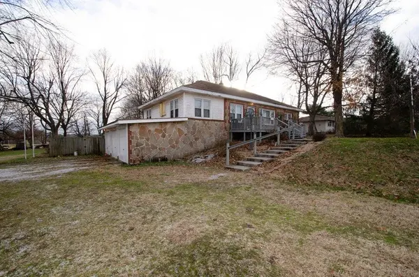 5218 W Farm Road 156, Springfield, MO 65802