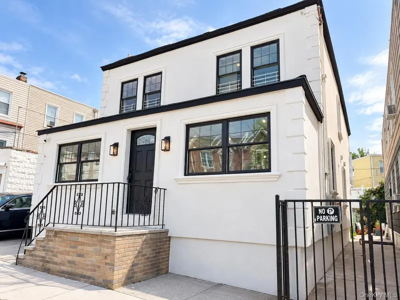 6038 78th AVE, Ridgewood, NY 11385