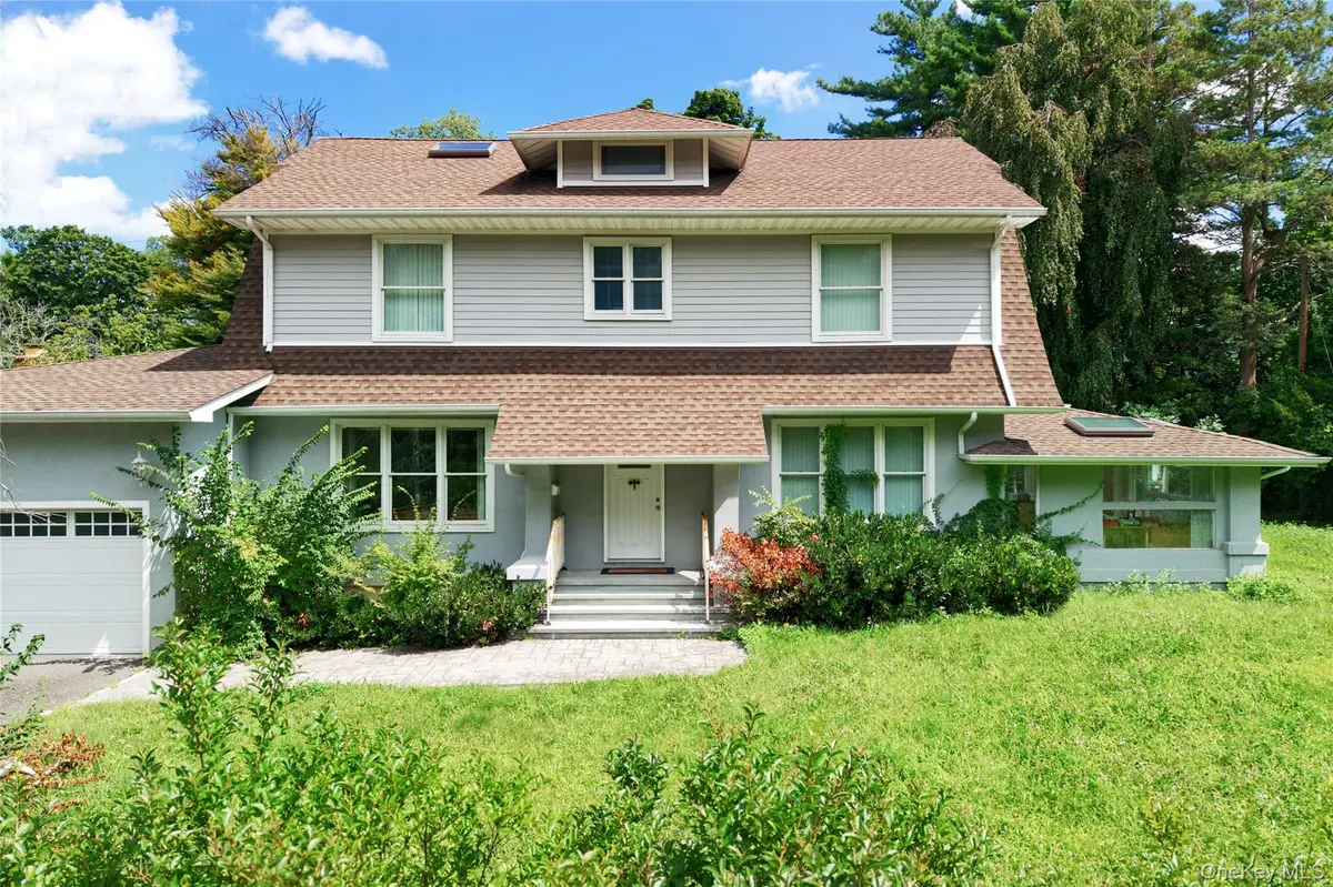 51 Bayview AVE, Great Neck, NY 11021