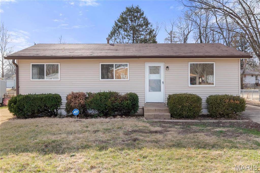 1476 Widefields LN, St Louis, MO 63138