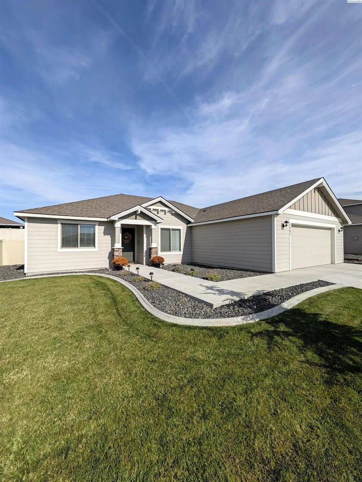 7905 Cariboo Drive, Pasco, WA 99301