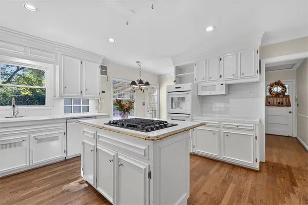 1029 W 66th ST, Kansas City, MO 64113
