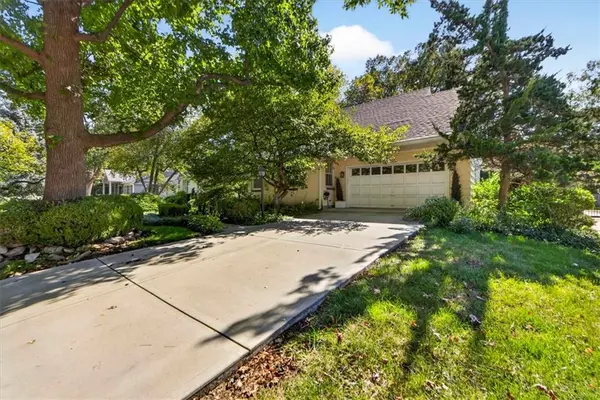 1029 W 66th ST, Kansas City, MO 64113