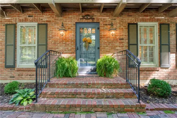 5324 W 100th ST, Overland Park, KS 66207