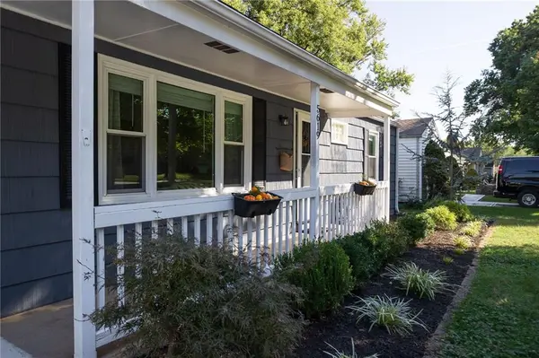 5619 Walmer ST, Mission, KS 66202