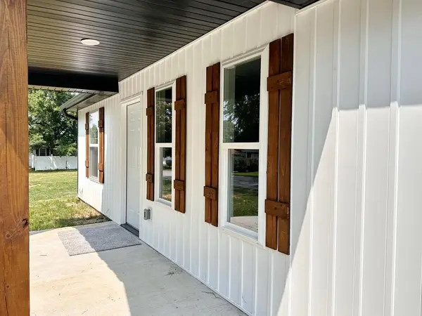 108 W Barrett AVE, Walker, MO 64790