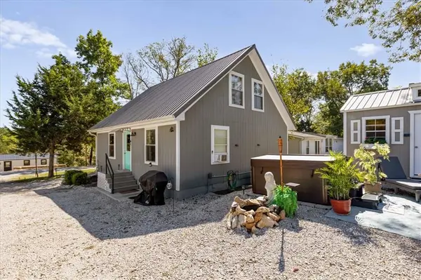 17 Timber Valley DR, Linn Valley, KS 66040