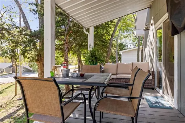 17 Timber Valley DR, Linn Valley, KS 66040