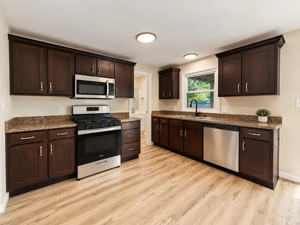 18502 Victoria DR, Goshen, IN 46526
