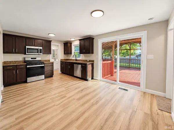 18502 Victoria DR, Goshen, IN 46526