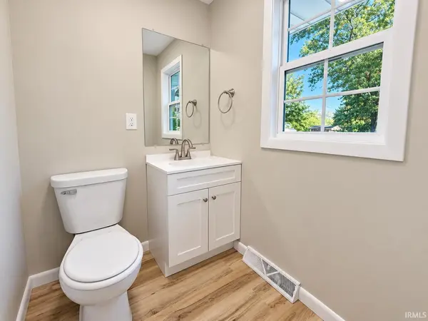 18502 Victoria DR, Goshen, IN 46526