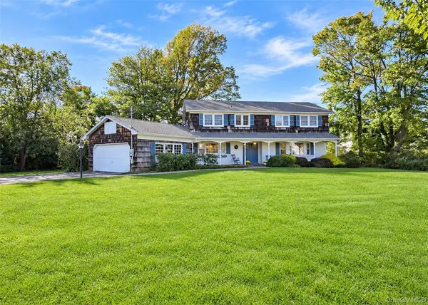 104 Benson AVE, Sayville, NY 11782