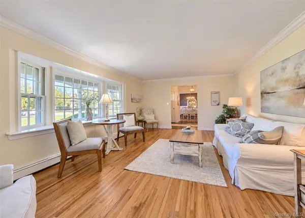 104 Benson AVE, Sayville, NY 11782