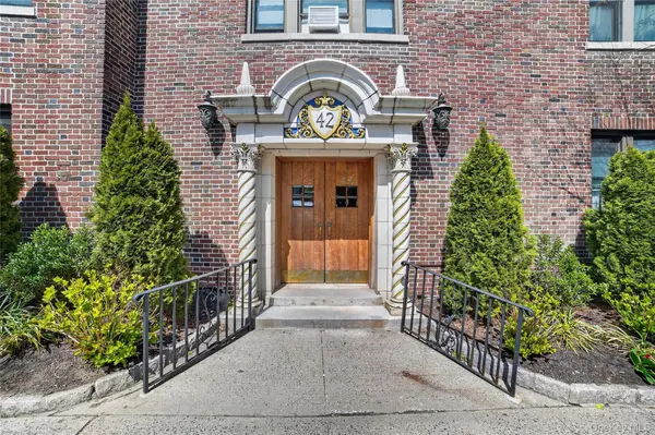 42 Pondfield RD #4F, Bronxville, NY 10708