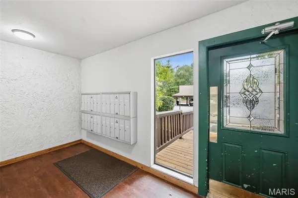 1410 Heritage LNDG #106, St Charles, MO 63303
