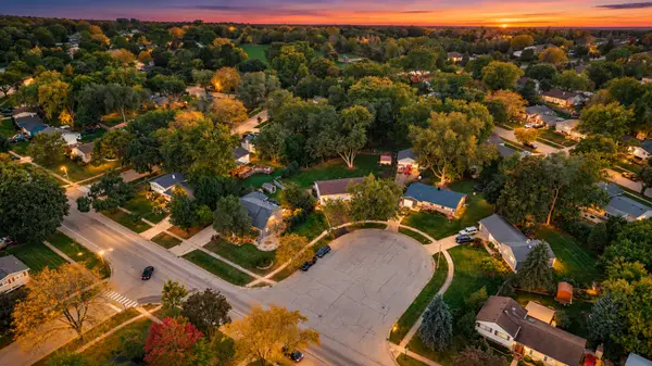 369 Coventry CT S, Crystal Lake, IL 60014