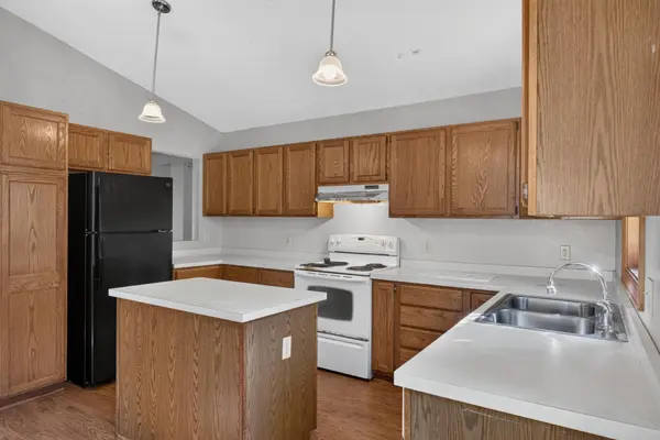 2578 Copper Cliff TRL, Woodbury, MN 55125