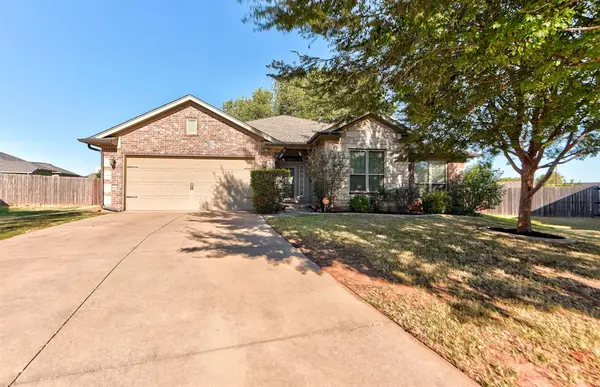 301 Partridge Run RD, Yukon, OK 73099