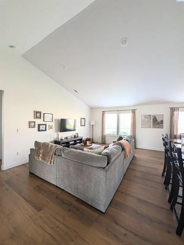 7905 Cariboo Drive, Pasco, WA 99301