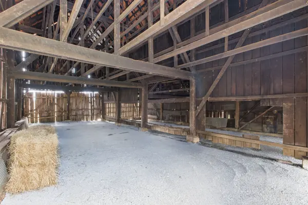 4345 S Garrett Rd, Springfield, TN 37172