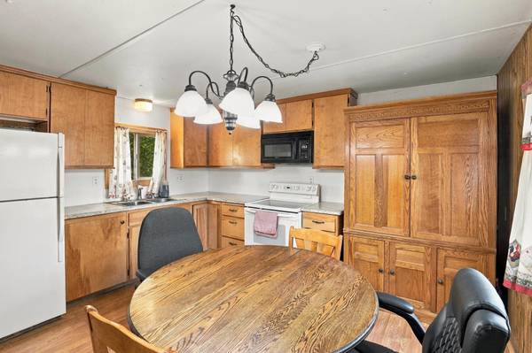 756 S Easy St, Airway Heights, WA 99001