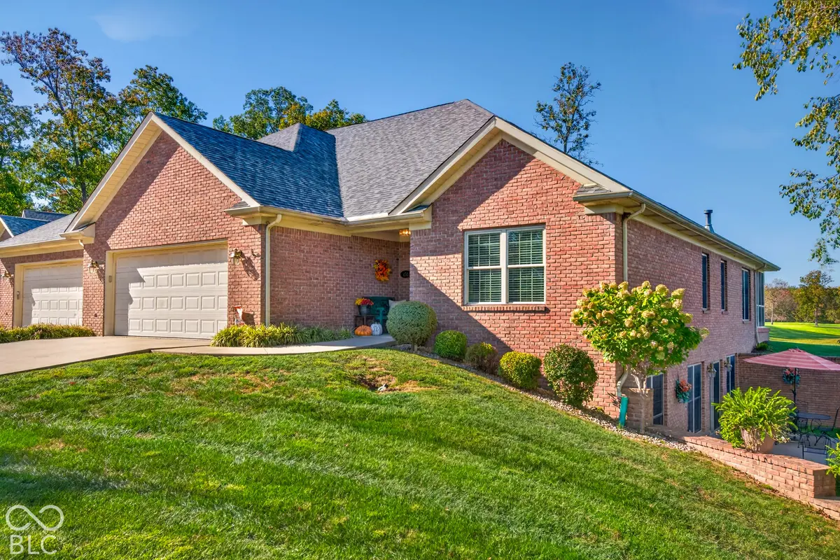 151 Westavia BLVD #17, Scottsburg, IN 47170