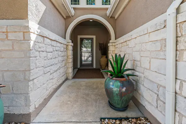 512 Martin Creek LN, Georgetown, TX 78633
