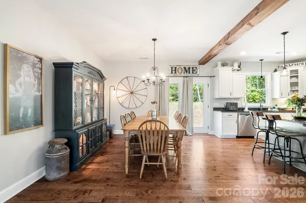 31 Willow Farm RD, Fairview, NC 28730