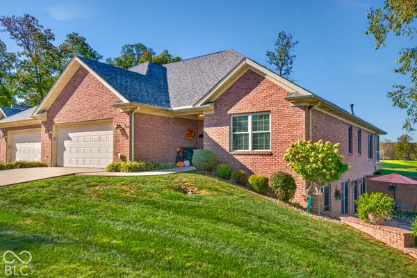 151 Westavia BLVD #17, Scottsburg, IN 47170