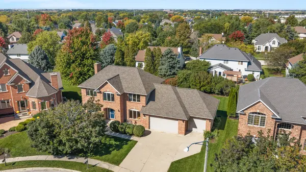 1039 Wellington CT, Sycamore, IL 60178