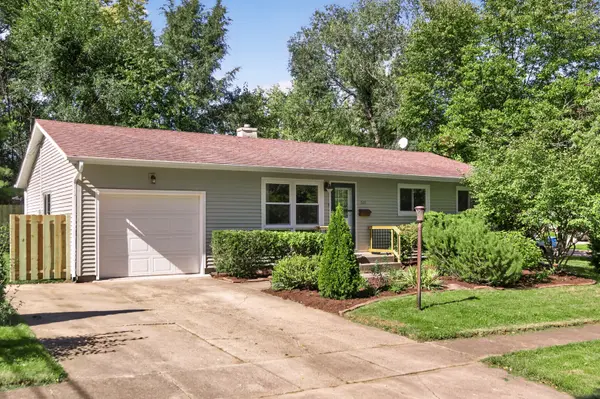 324 Birchwood LN, Dekalb, IL 60115