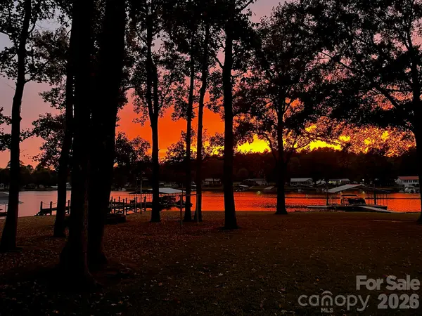 1960 White RD, Camden, SC 29020