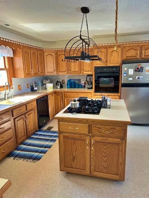 19904 Rattlesnake RD, Richmond, MO 64085