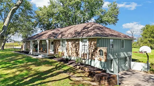 7404 E 197th ST, Belton, MO 64012